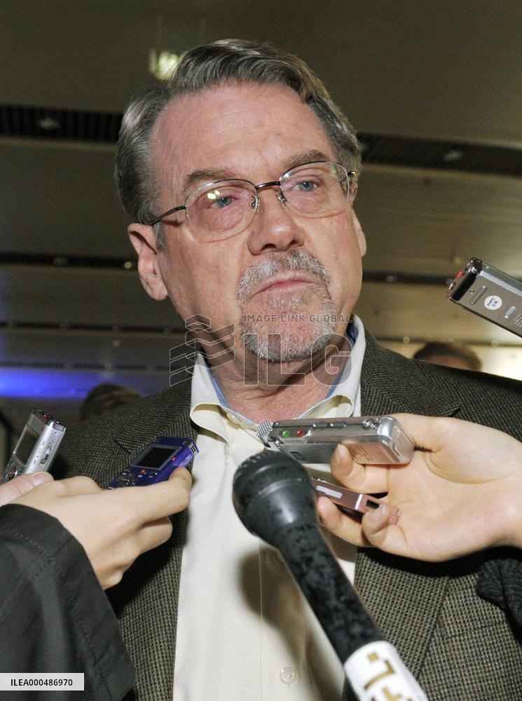 Ex-U.S. envoy sees no signs of N. Korea resuming nuclear plant