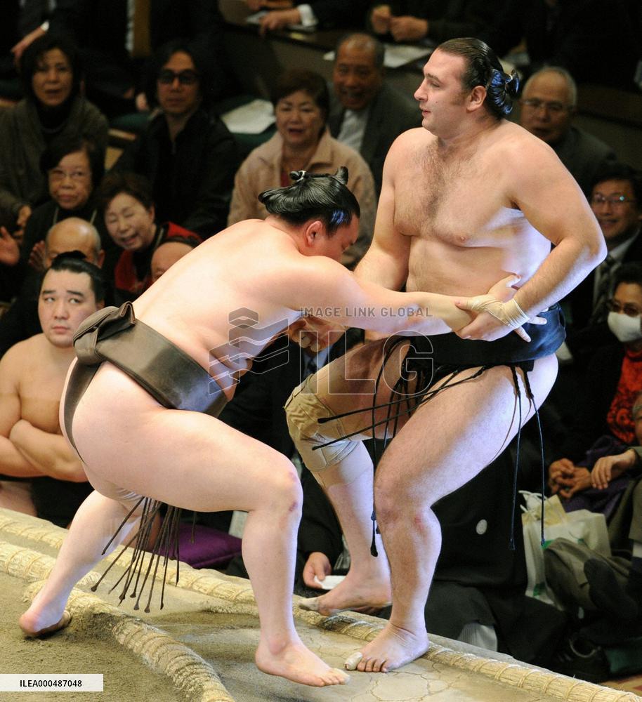 New Year sumo