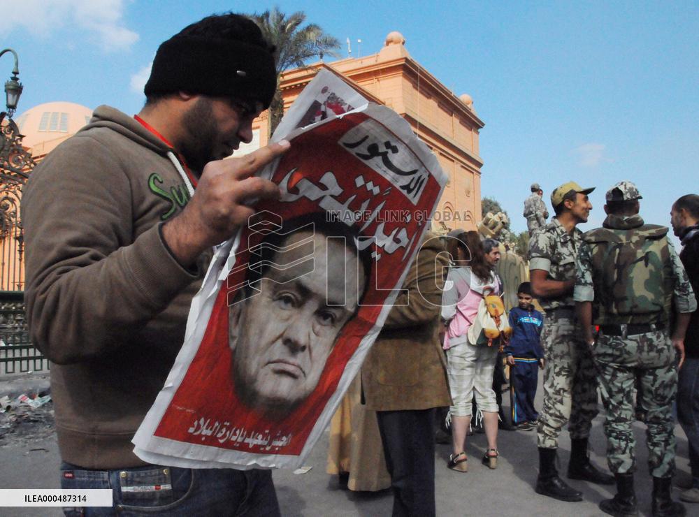 Mubarak steps down