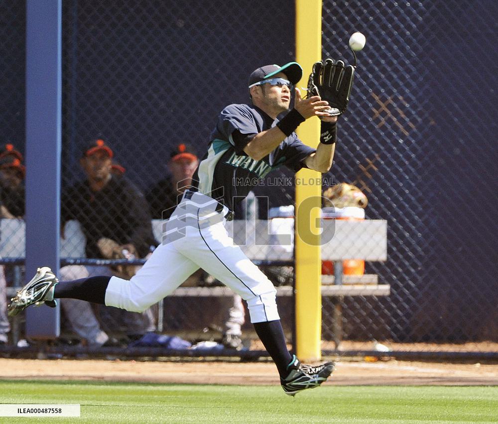 Ichiro goes hitless