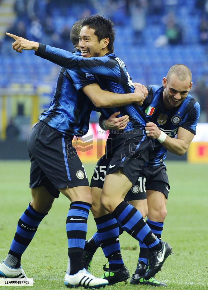 Inter Milan Nagatomo scores his 1st goal