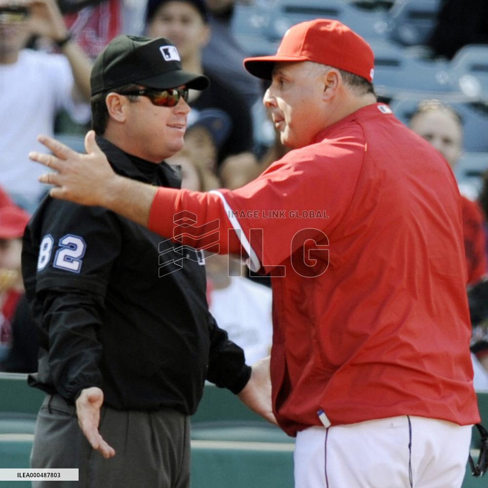 Angels manager ejected over arguing call on Matsui