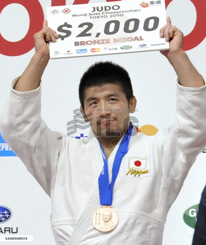 Takamatsu wins bronze at judo c'ships