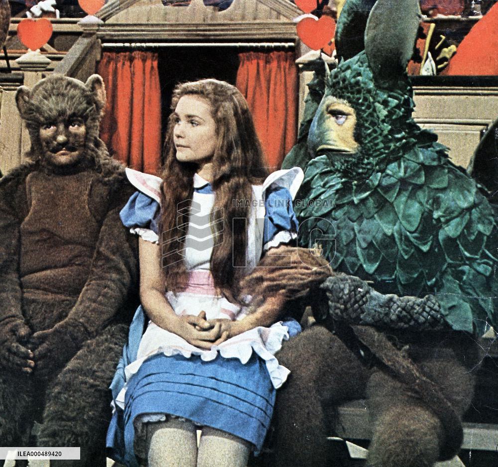 ALICE'S ADVENTURES IN WONDERLAND