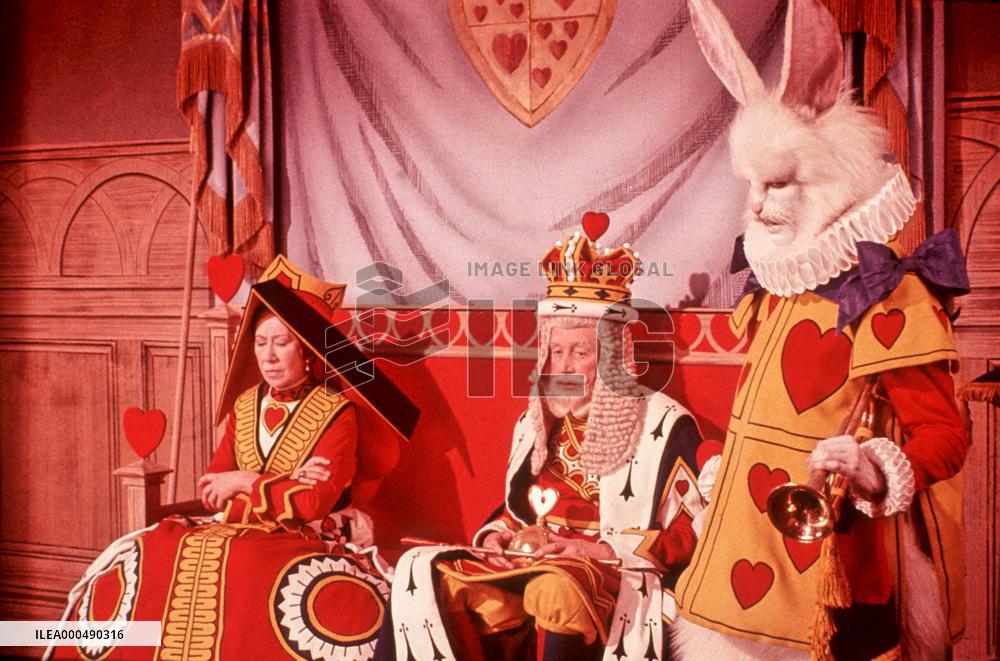 ALICE'S ADVENTURES IN WONDERLAND