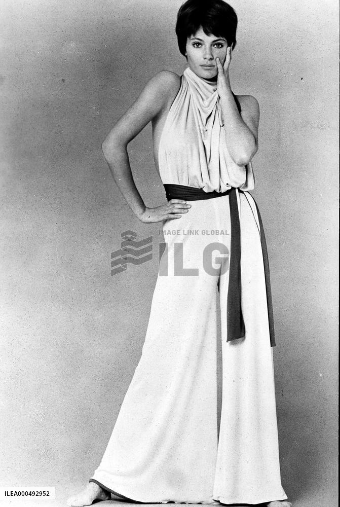 JACQUELINE BISSET