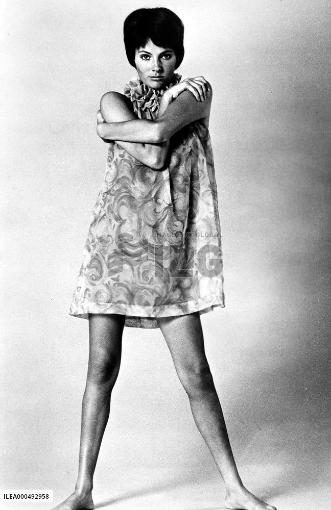 JACQUELINE BISSET