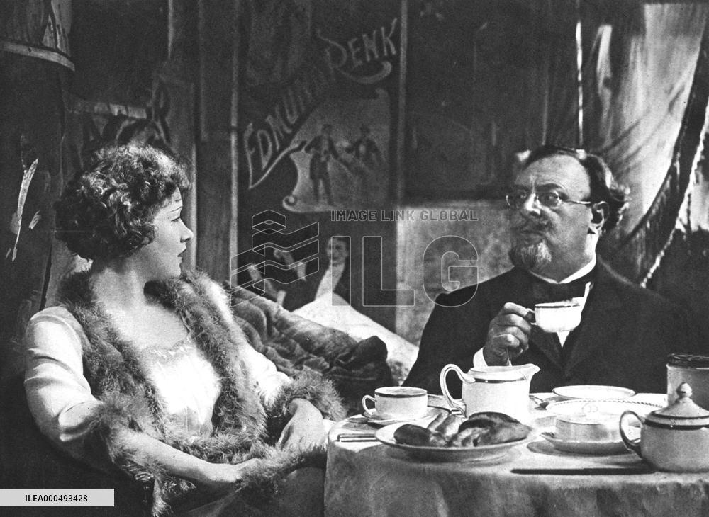 DER BLAUE ENGEL   aka THE BLUE ANGEL