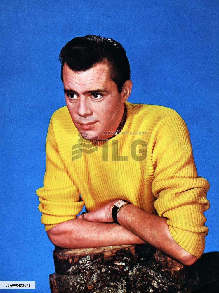 DIRK BOGARDE