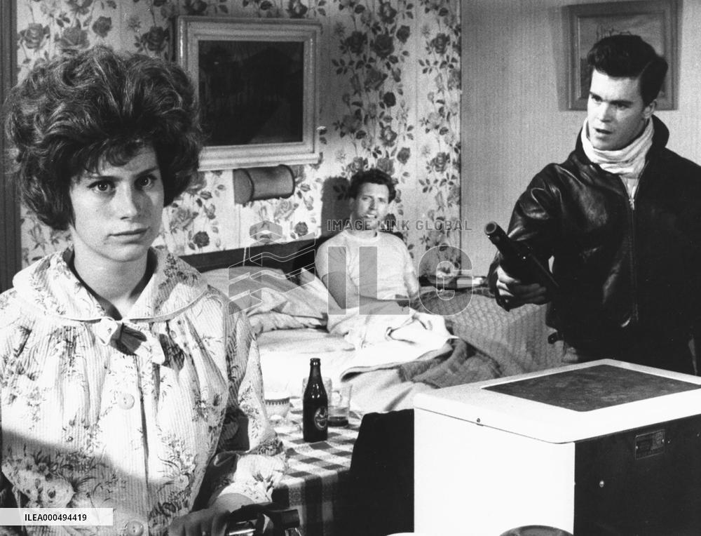 JOHNNY BRIGGS  centre