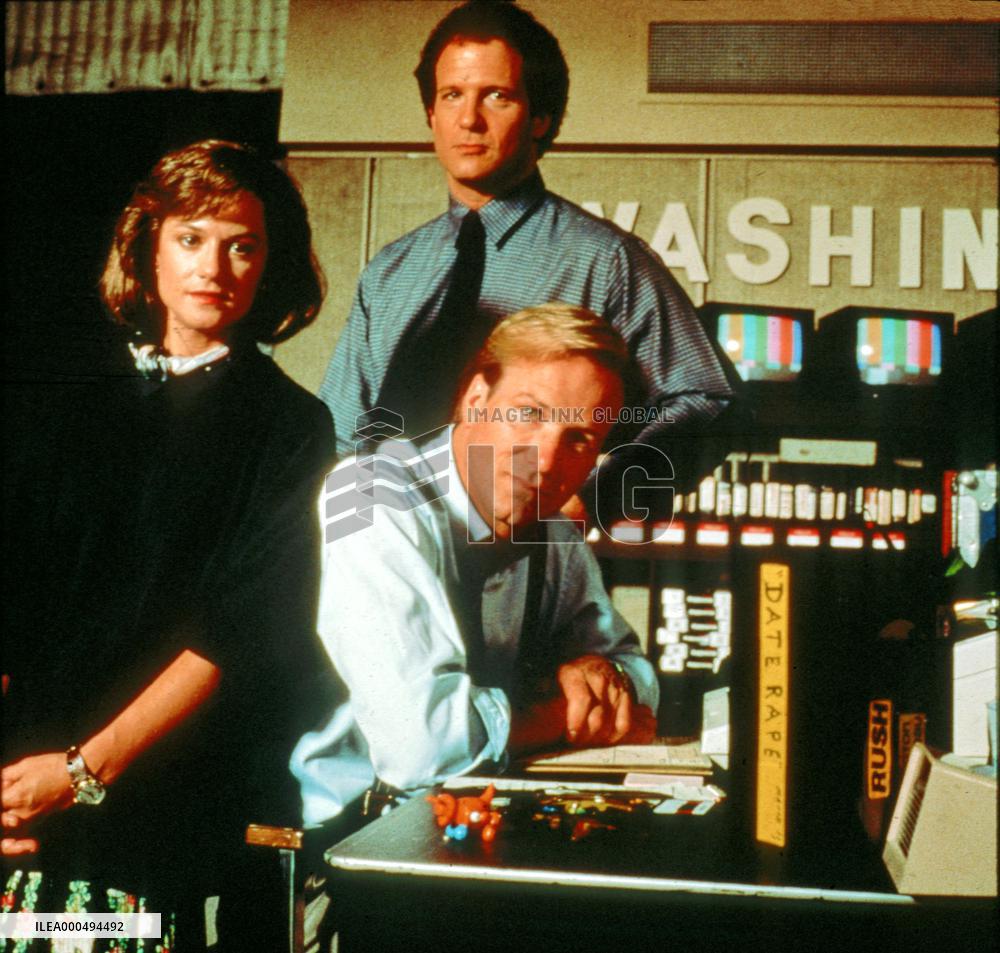 BROADCAST NEWS