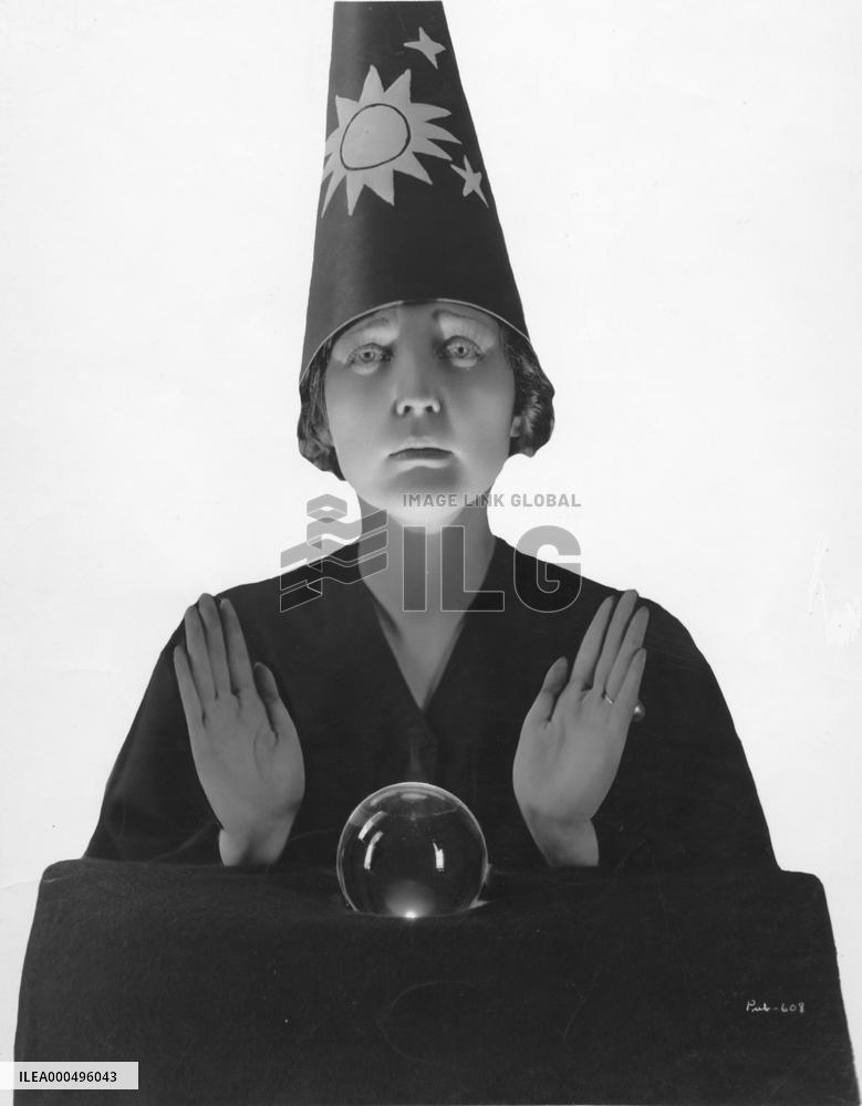 NAOMI CHILDERS PICTURE FROM THE RONALD GRANT ARCHIVE CRYSTAL