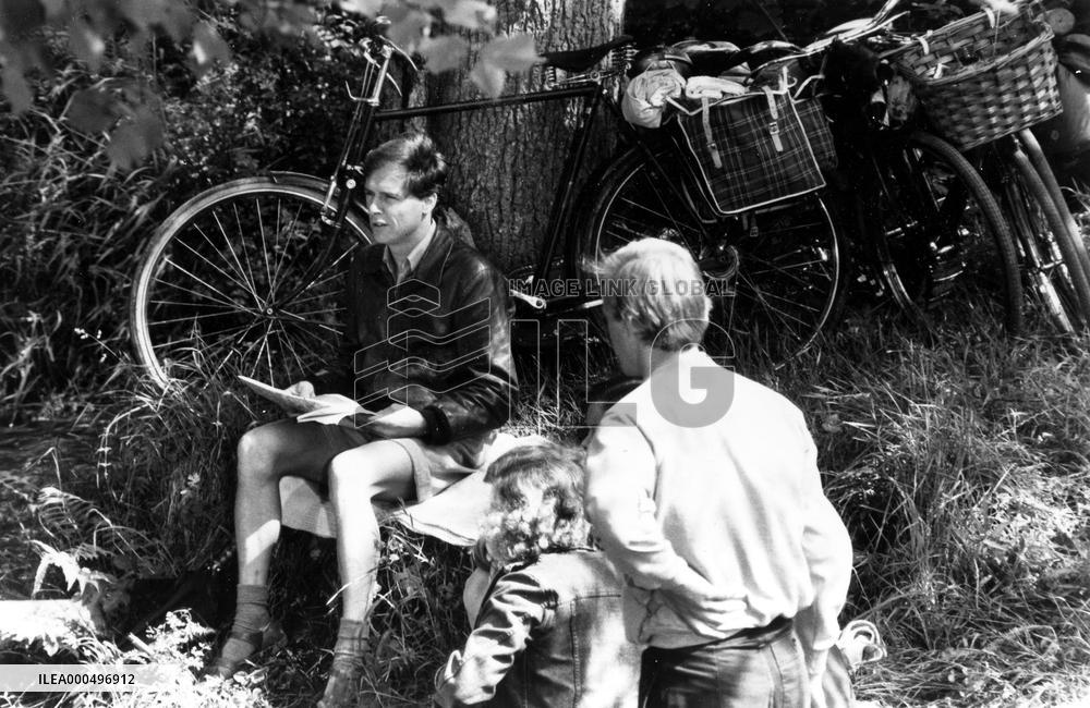 THE COMIC STRIP PRESENT FIVE GO MAD IN DORSET