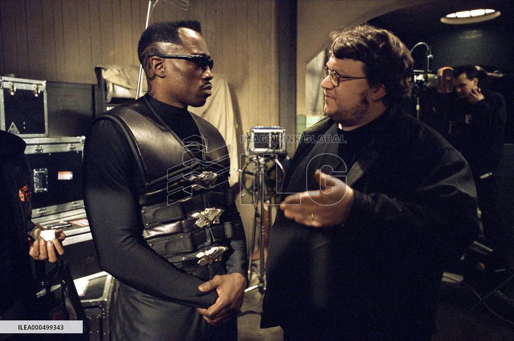 BLADE 2 (US2002) WESLEY SNIPES AND DIRECTOR, GUILLERMO DEL T