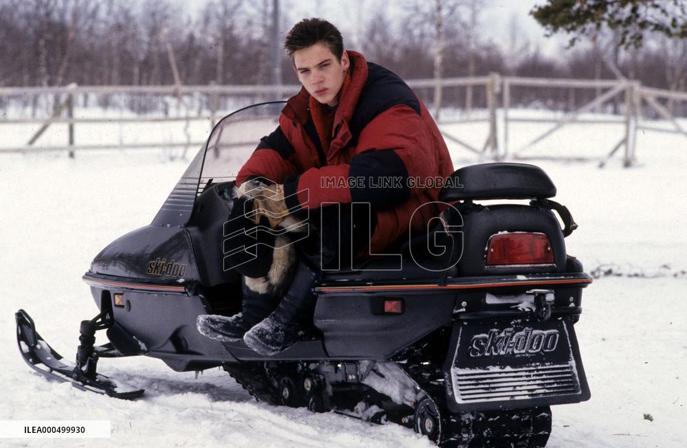 THE DISAPPEARANCE OF FINBAR (IRE/SE/UK 1996)JONATHAN RHYS-ME