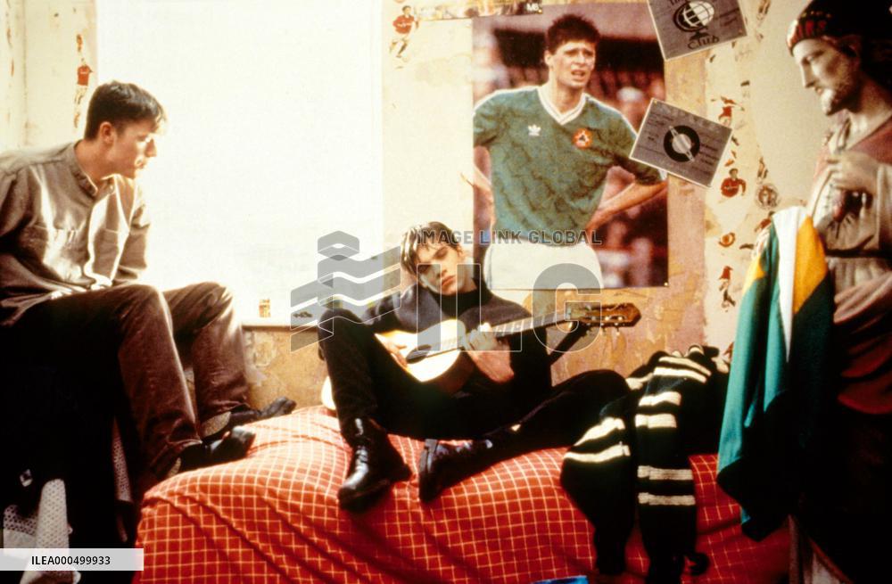 THE DISAPPEARANCE OF FINBAR (IRE/SE/UK 1996)JONATHAN RHYS-ME