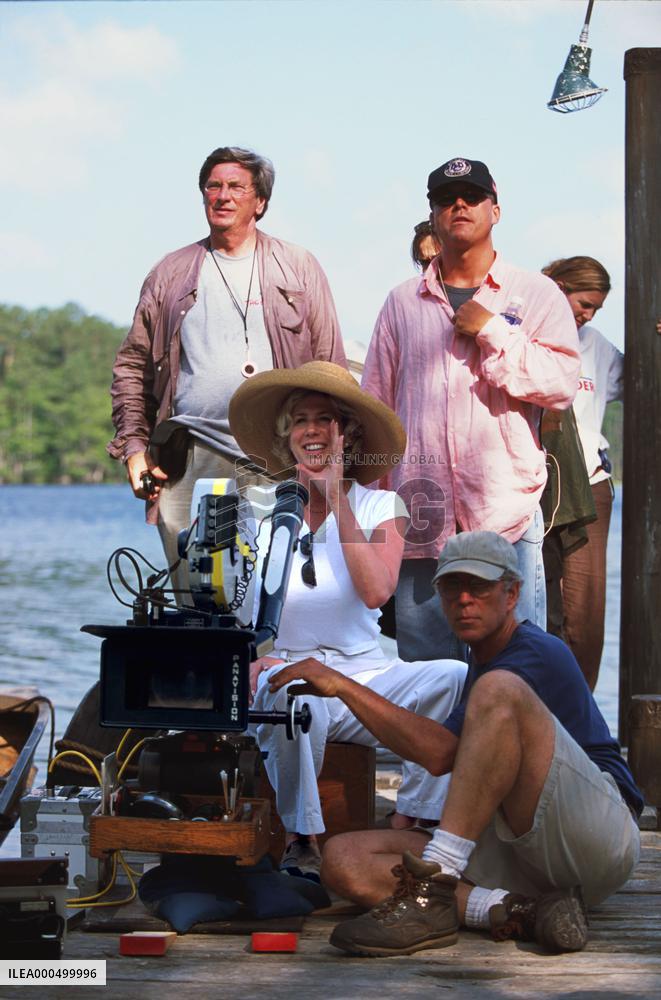 DIVINE SECRETS OF THE YA-YA SISTERHOOD