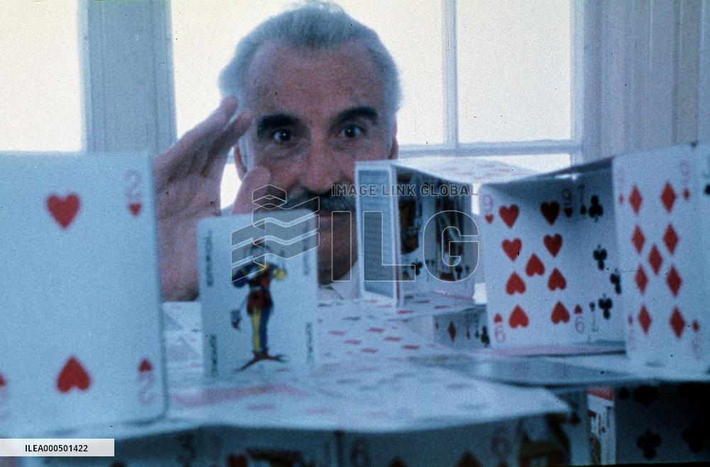 FUNNY MAN (BR1994) CHRISTOPHER LEE