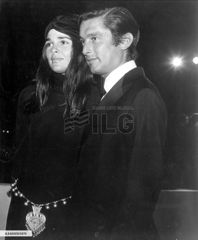 ROBERT EVANS, ALI MAGRAW