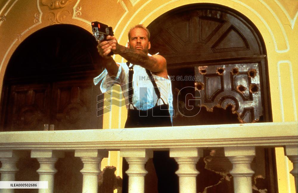 THE FIFTH ELEMENT (US/FR 1997) GAUMONT PICTURES BRUCE WILLIS