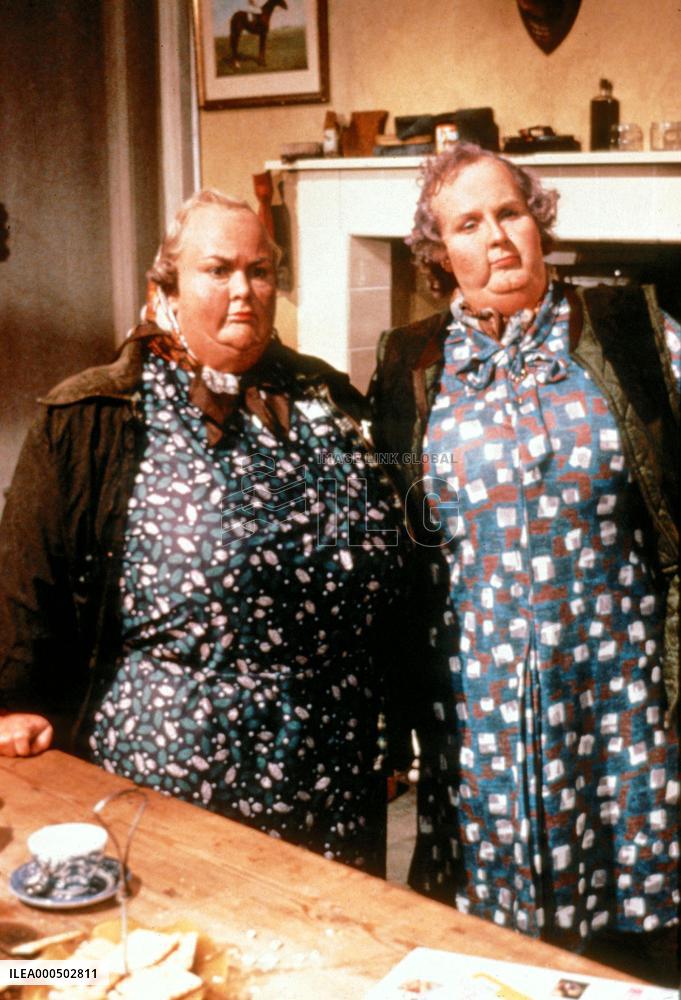 FRENCH &amp; SAUNDERS (UK TV) YOU MUST CREDIT COPYRIGHT BBC TV