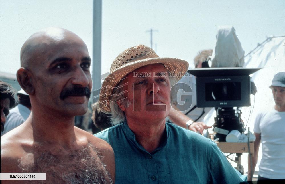 GANDHI (BR1982) BEN KINGSLEY, RICHARD ATTENBOROUGH (DIRECTOR