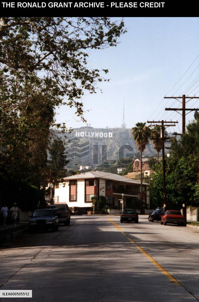 HOLLYWOOD SIGN