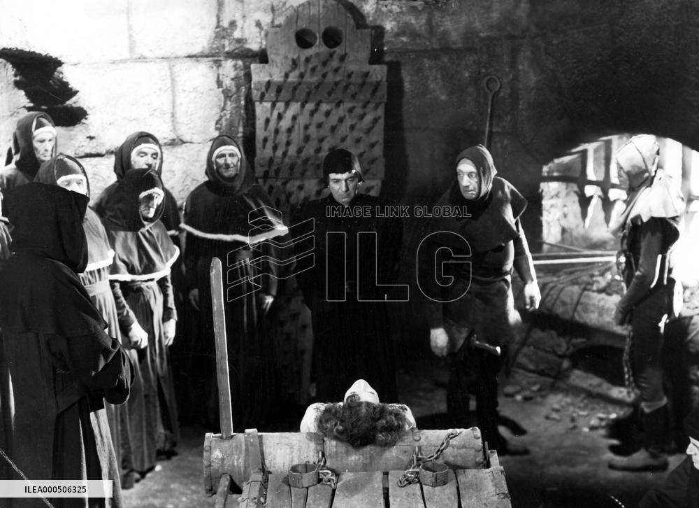 THE HUNCHBACK OF NOTRE DAME