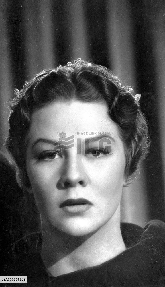 DAME WENDY HILLER