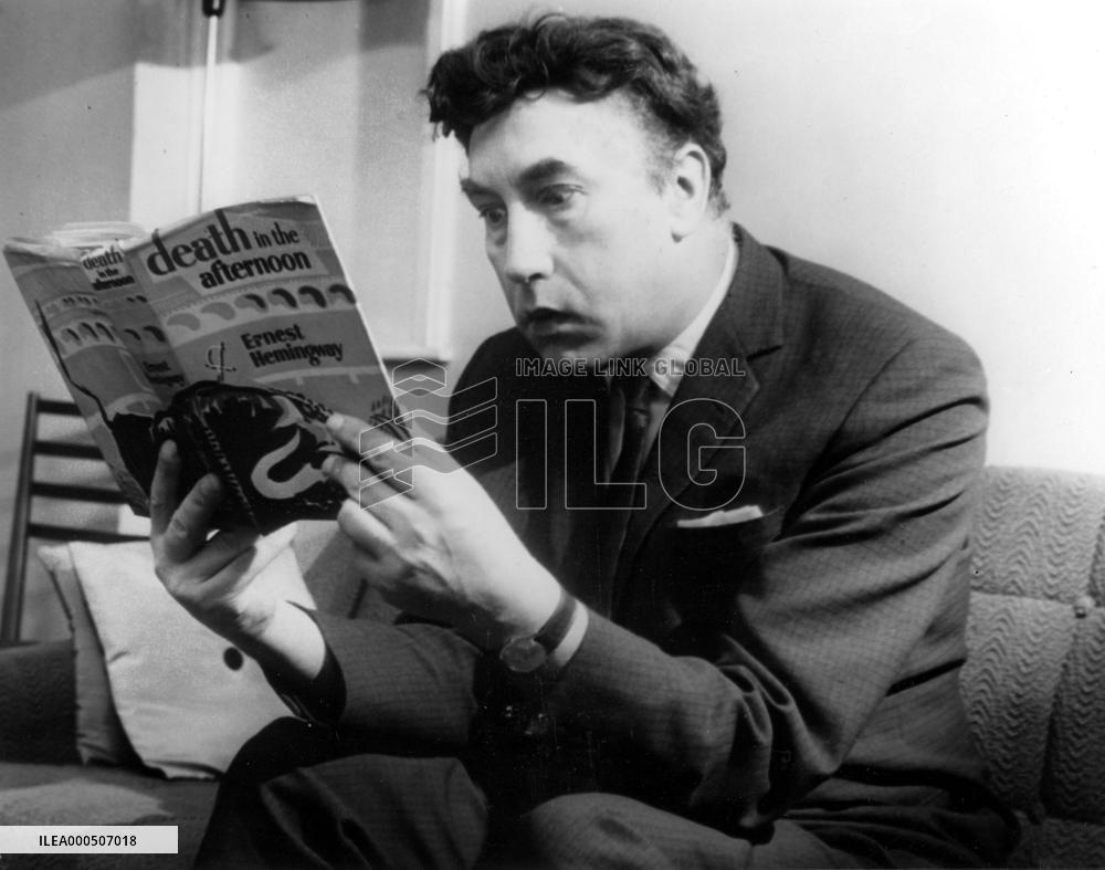 FRANKIE HOWERD