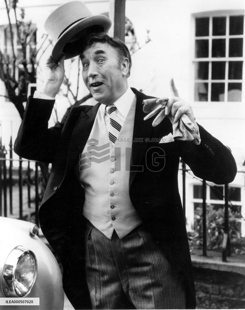 FRANKIE HOWERD