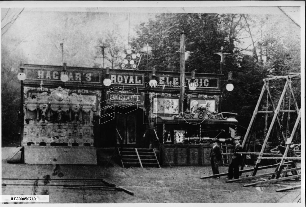 WILLIAM HAGGER'S BIOSCOPE DONATED BY PETER YORKE