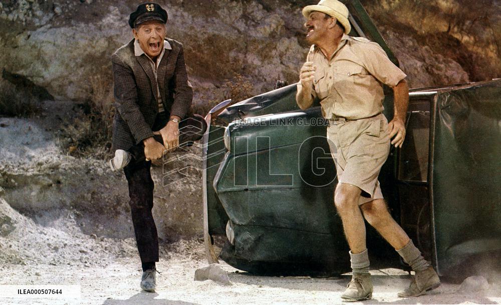 IT'A A MAD, MAD, MAD, MAD WORLD