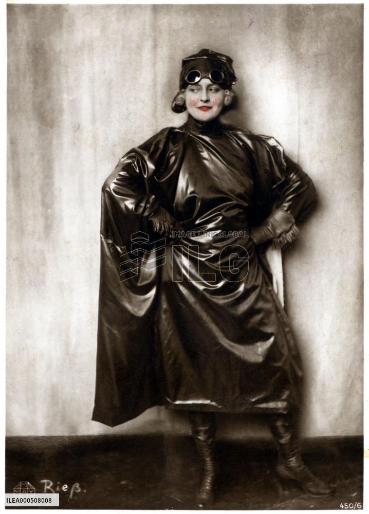 DAS INDISCHE GRABMAL