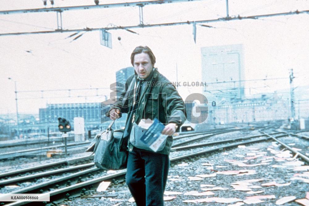 JUNK MAIL (NOR 1997) ROBERT SKJAERSTAD Picture from the Rona