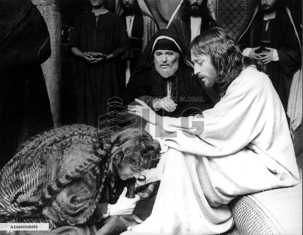 JESUS OF NAZARETH (UK/IT 1977) ANNE BANCROFT as Mary Magdale