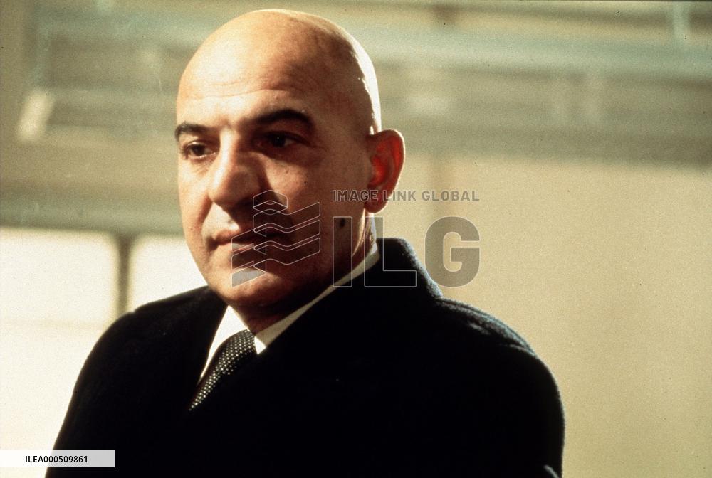 KOJAK (US TV SERIES) TELLY SAVALAS as Kojak