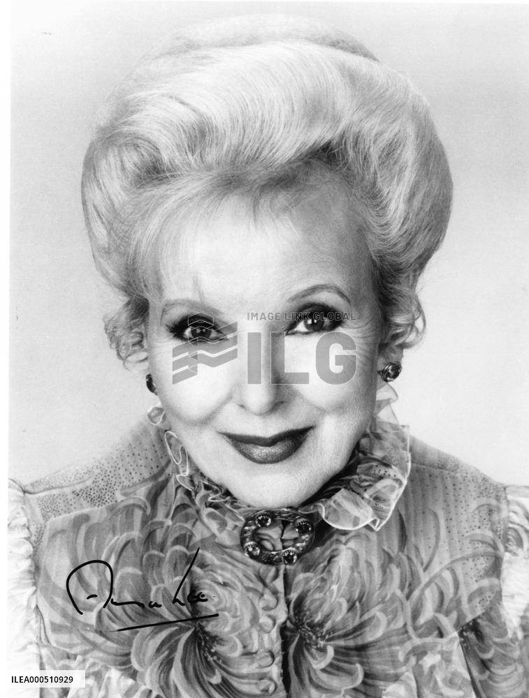 ANNA LEE in 1990