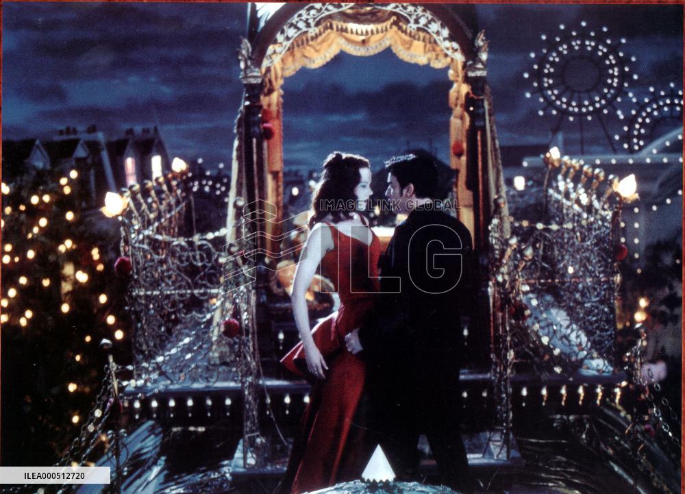 MOULIN ROUGE