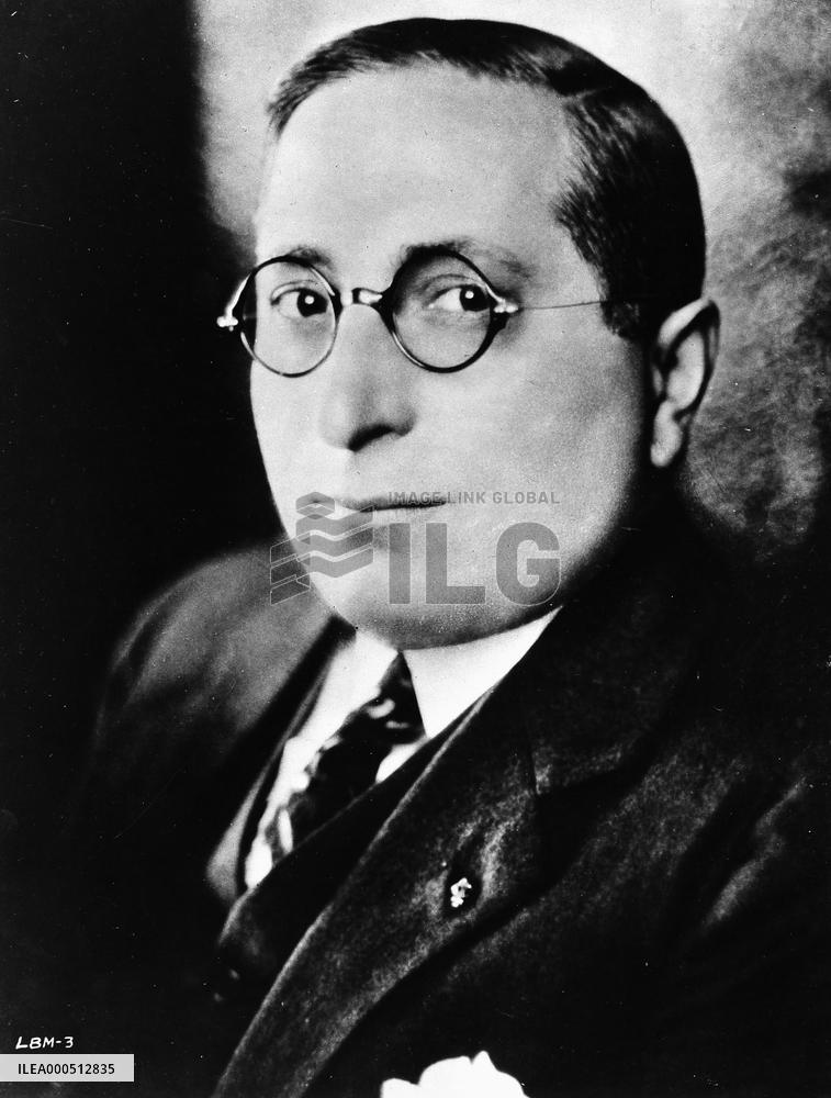 LOUIS B MAYER HEAD OF MGM