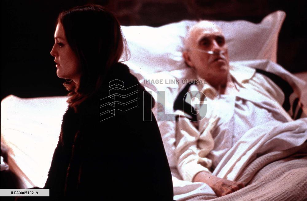 MAGNOLIA (US1999) JULIANNE MOORE, JASON ROBARDS