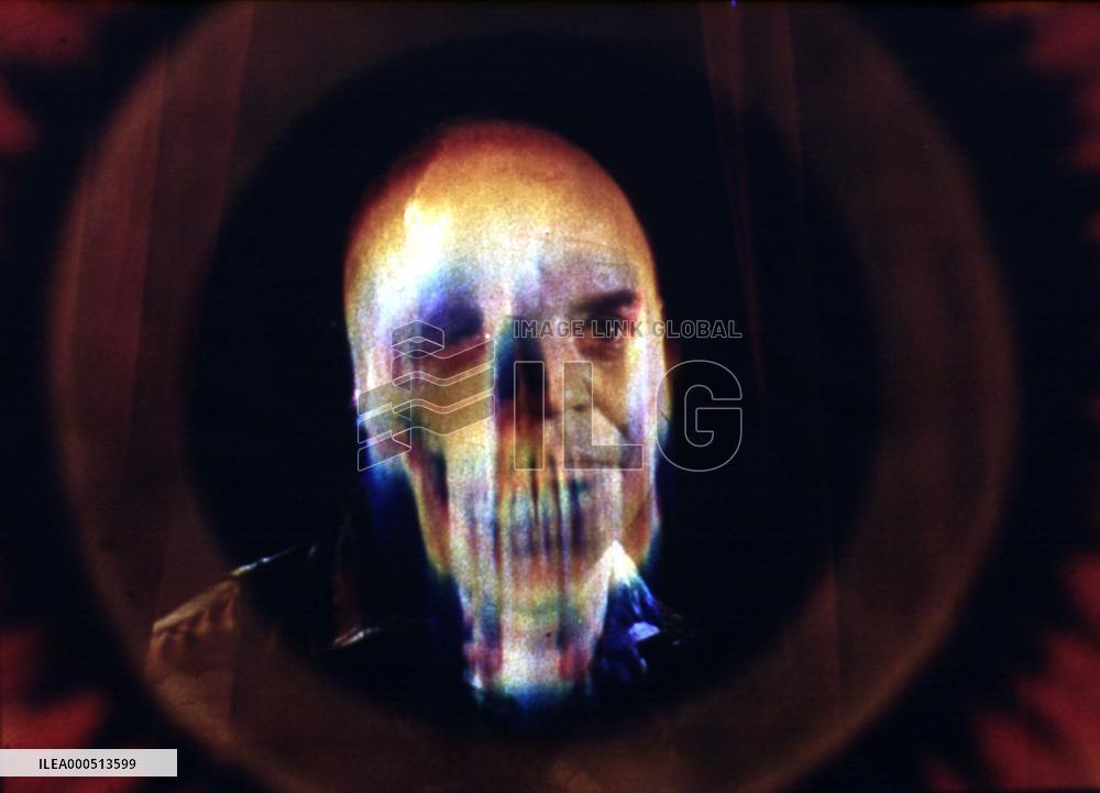 THE MAN WITH THE X RAY EYES