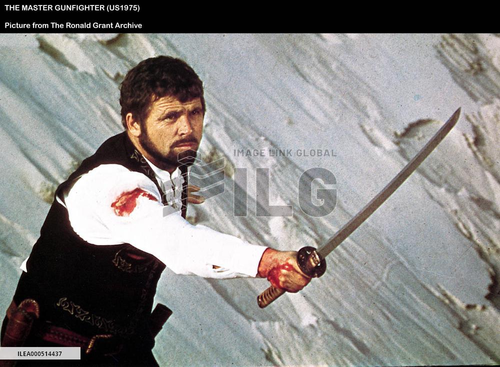 THE MASTER GUNFIGHTER
