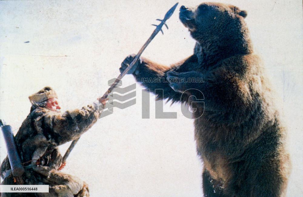 PATHFINDER (NOR 1986) NILS UTSI with HERCULES the Bear Pictu