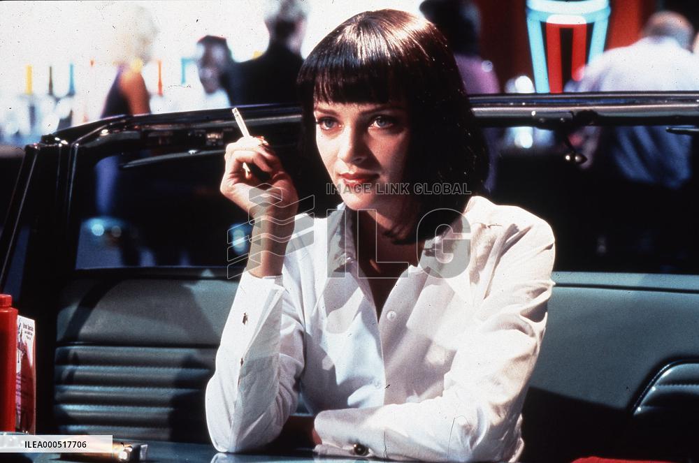 PULP FICTION (US1994) UMA THURMAN SMOKING: WOMEN