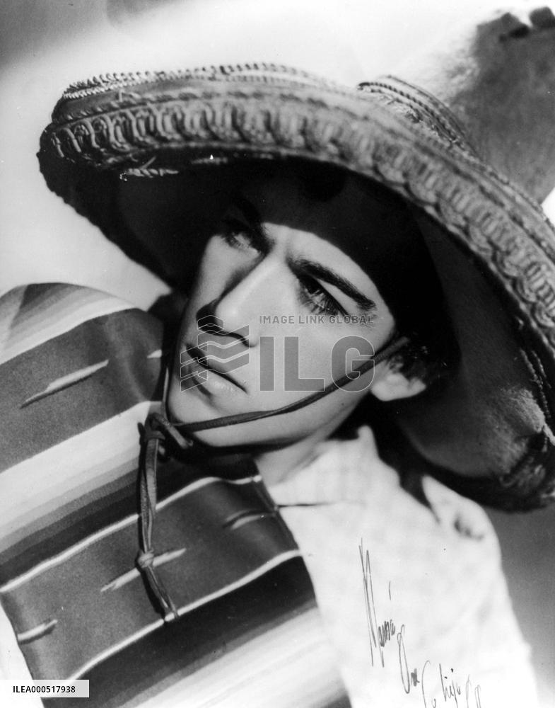 ANTHONY QUINN PORTRAIT FROM THE RONALD GRANT ARCHIVE