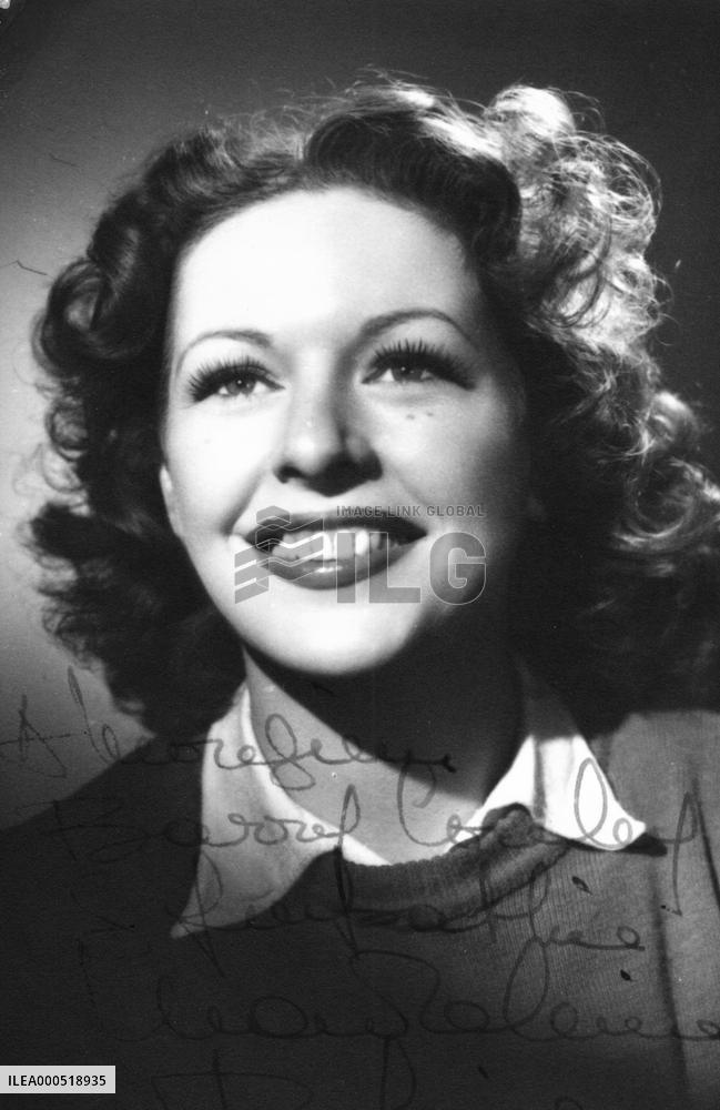 MADELEINE ROBINSON