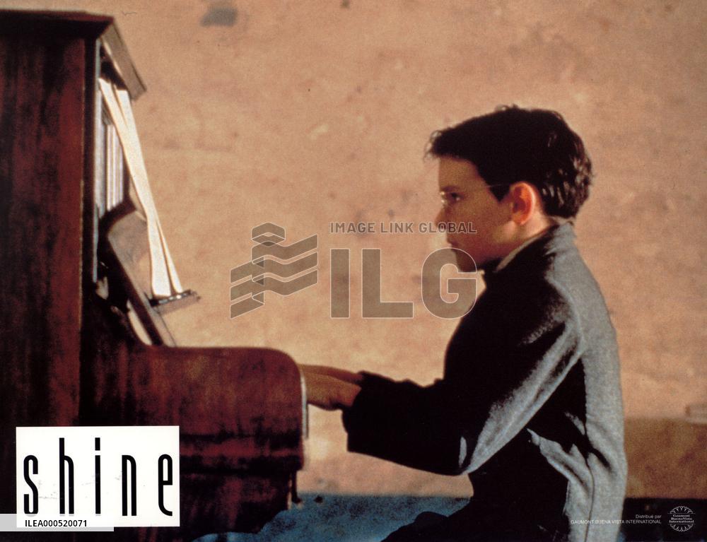 SHINE (AUS 1996) MOMENTUM FILMS/BUENA VISTA ALEX RAFALOWICZ