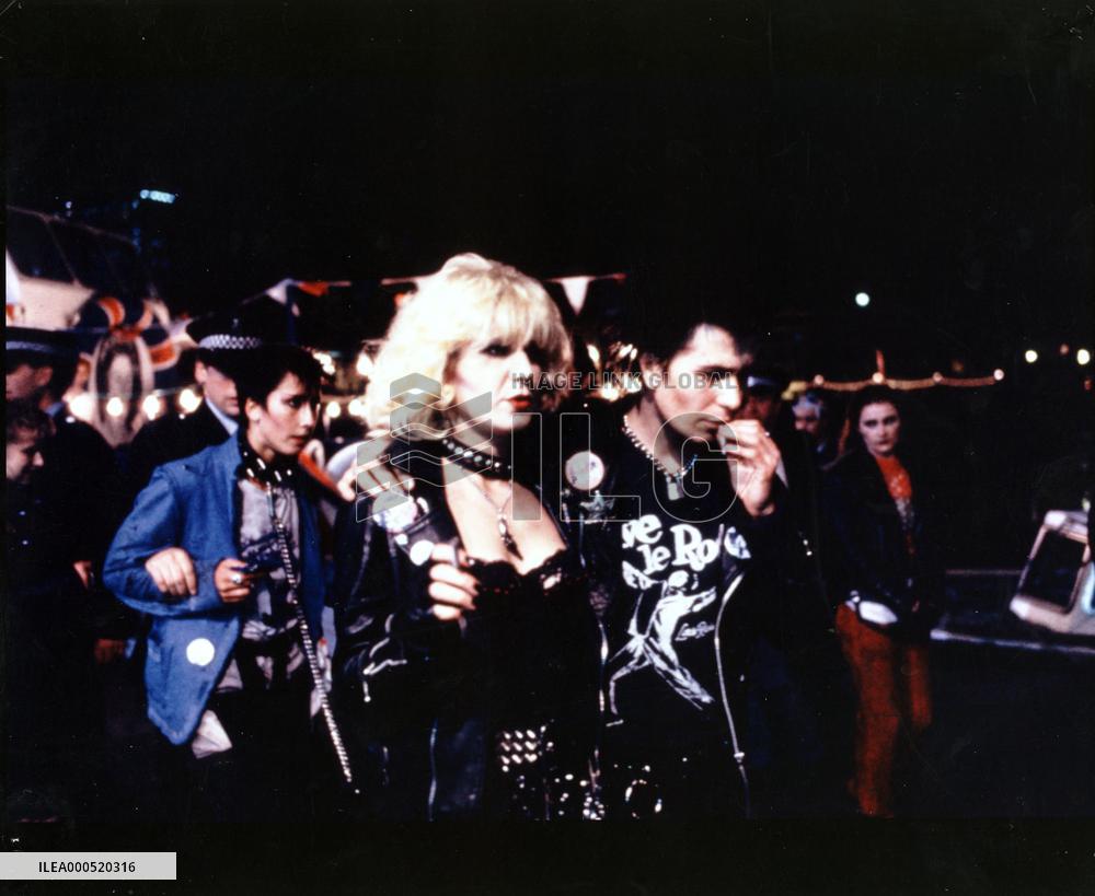SID &amp; NANCY (UK/US 1986) CHLOE WEBB, GARY OLDMAN Picture