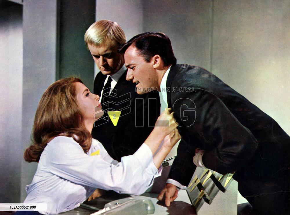 SPY IN THE GREEN HAT